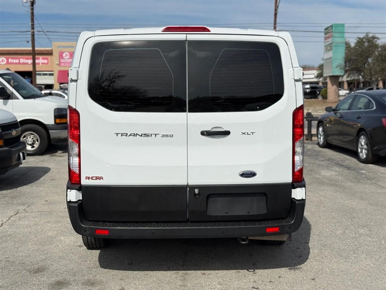 Ford Transit Passenger Wagon T-350 148" Low Roof XLT RWD 2021