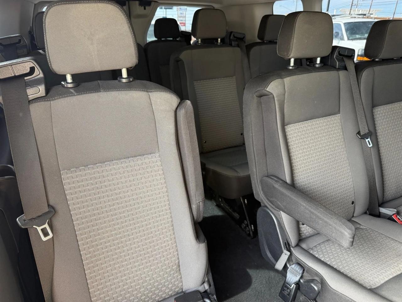 Ford Transit Passenger Wagon T-350 148" Low Roof XLT RWD 2021