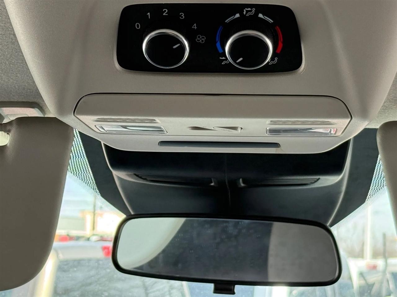 Ford Transit Passenger Wagon T-350 148" Low Roof XLT RWD 2021