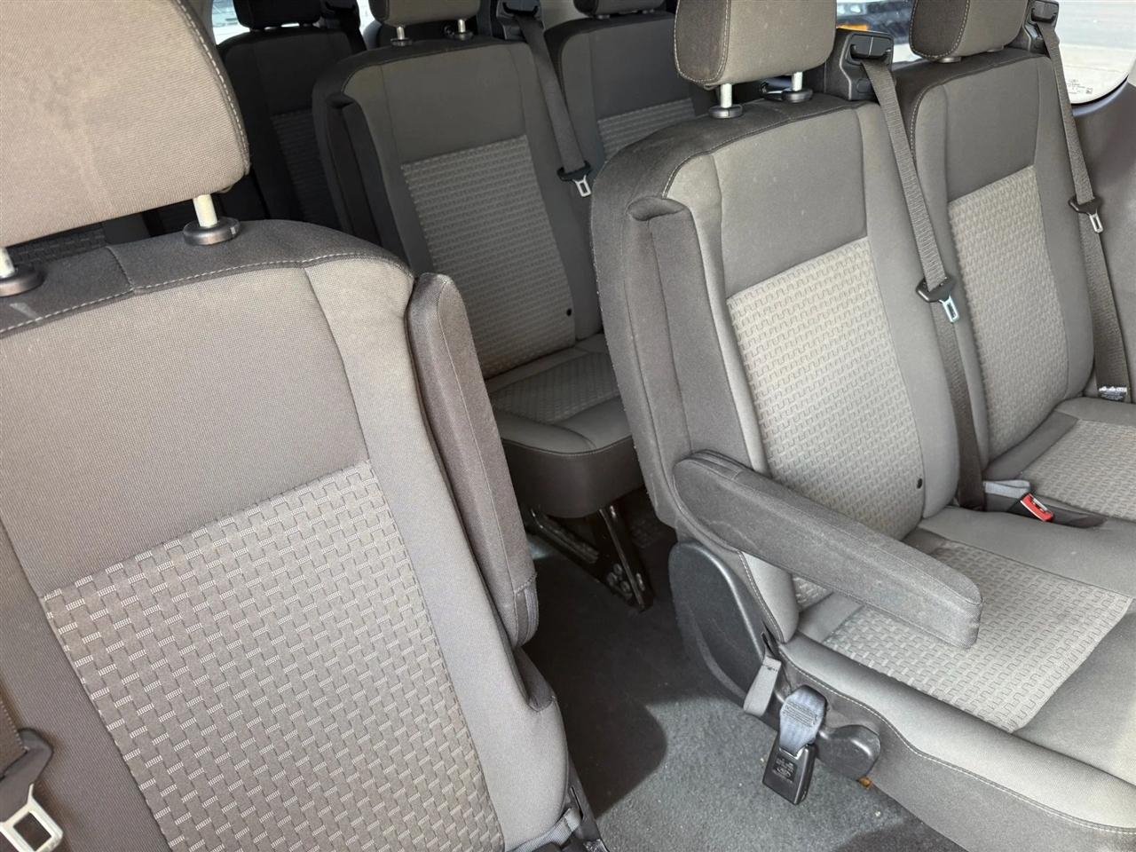 Ford Transit Passenger Wagon T-350 148" Low Roof XLT RWD 2021