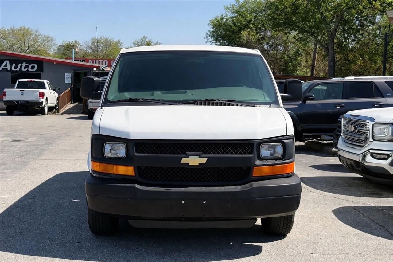 Chevrolet Express Cargo Van RWD 1500 135" 2012
