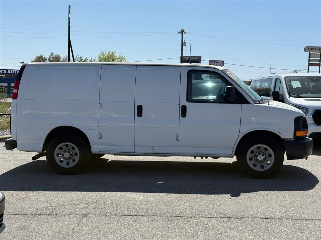 Chevrolet Express Cargo Van RWD 1500 135" 2012
