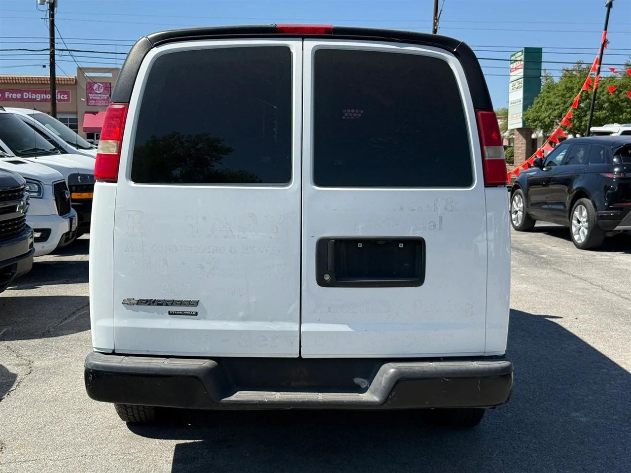 Chevrolet Express Cargo Van RWD 1500 135" 2012