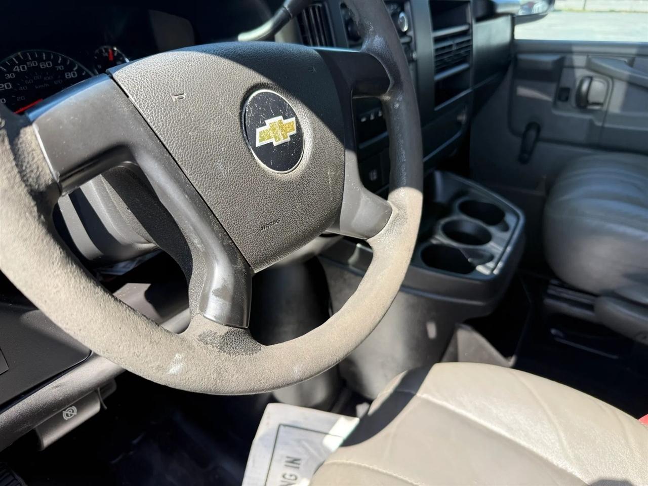 Chevrolet Express Cargo Van RWD 1500 135" 2012