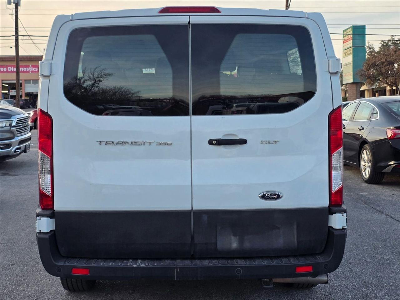 Ford Transit Passenger Wagon T-350 148" Low Roof XLT RWD 2023