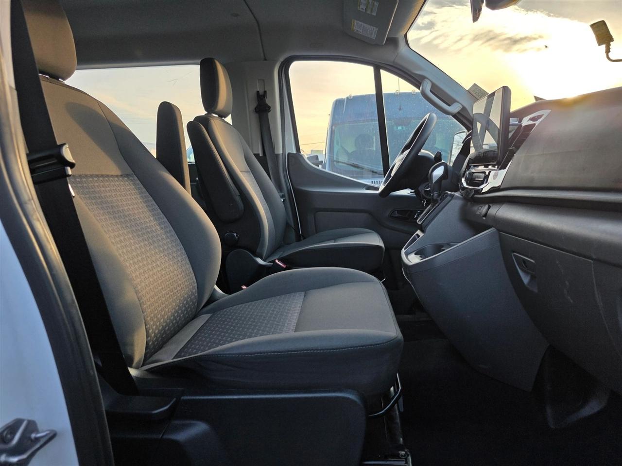 Ford Transit Passenger Wagon T-350 148" Low Roof XLT RWD 2023