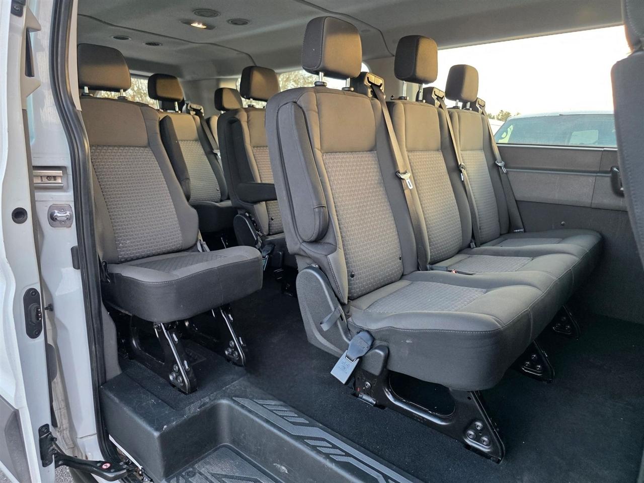 Ford Transit Passenger Wagon T-350 148" Low Roof XLT RWD 2023