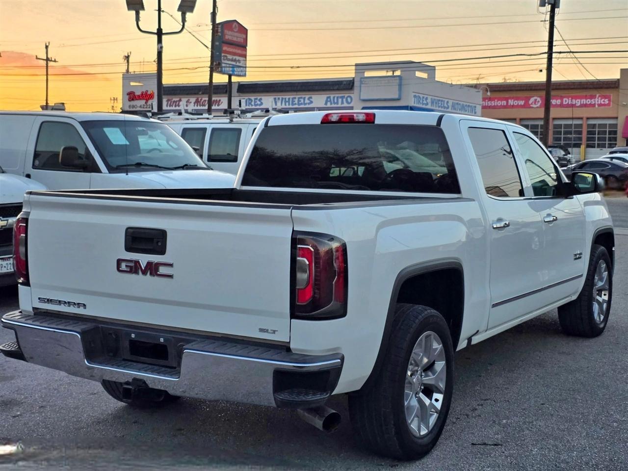GMC Sierra 1500 2WD Crew Cab 143.5" SLT 2018