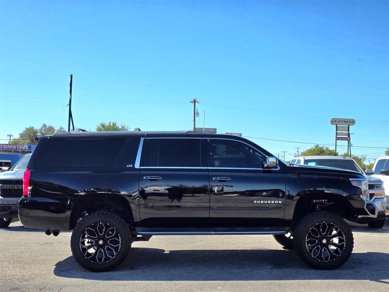 Chevrolet Suburban 2WD 4dr LTZ 2015