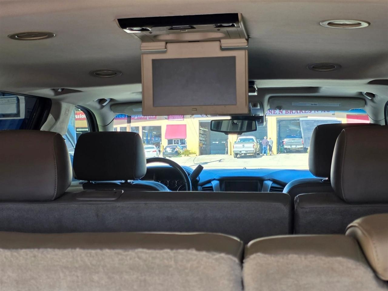 Chevrolet Suburban 2WD 4dr LTZ 2015