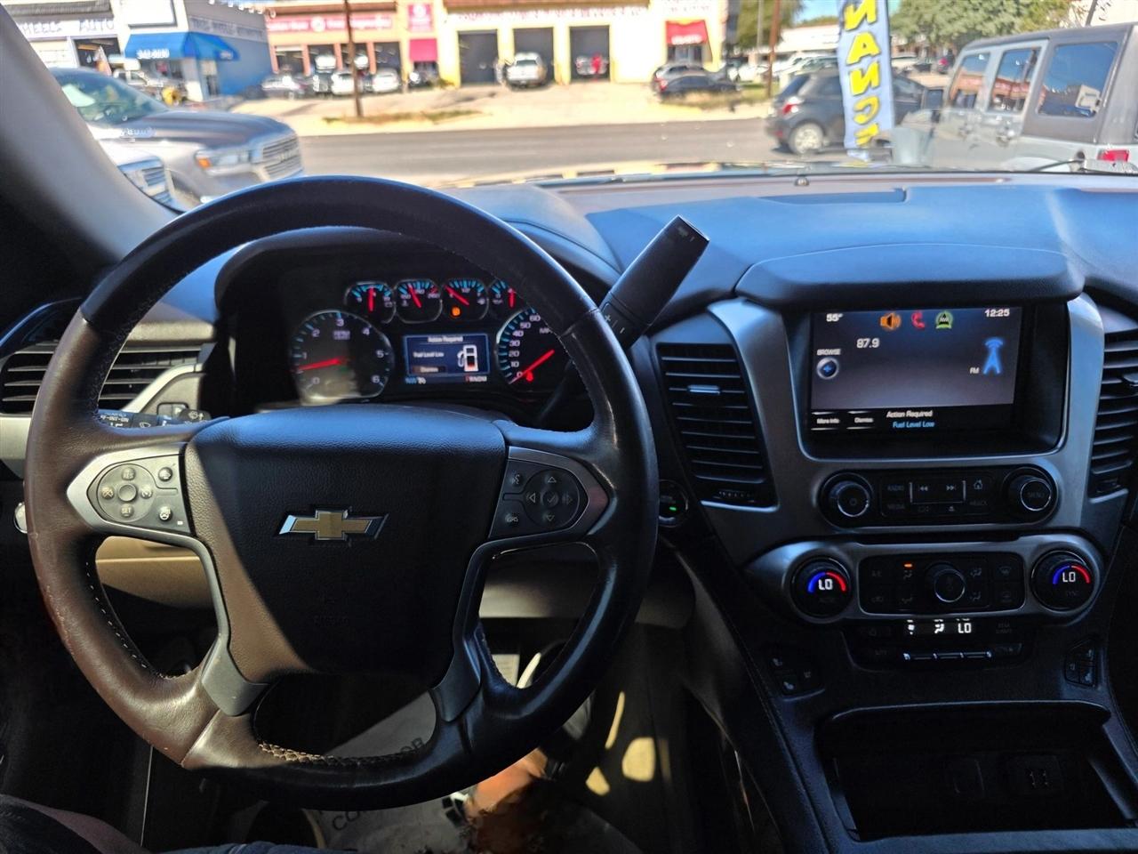 Chevrolet Suburban 2WD 4dr LTZ 2015