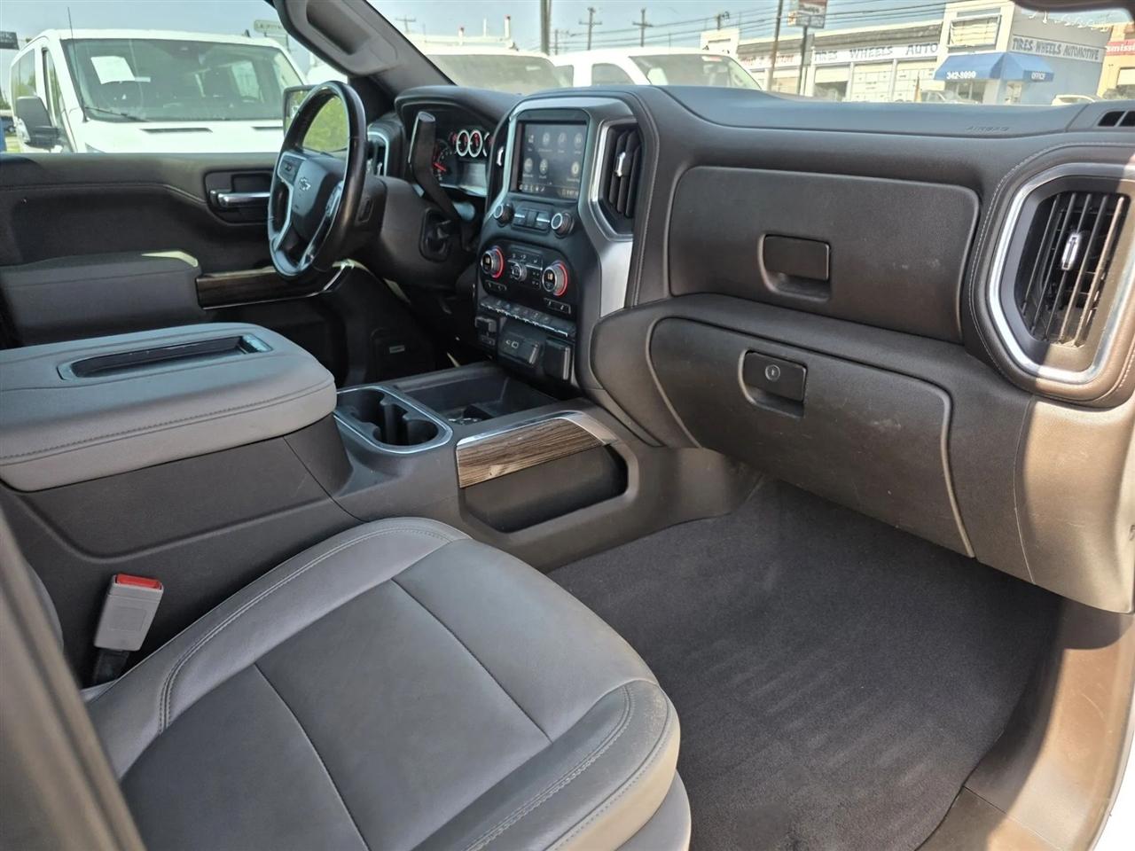 Chevrolet Silverado 1500 4WD Crew Cab 147" RST 2020
