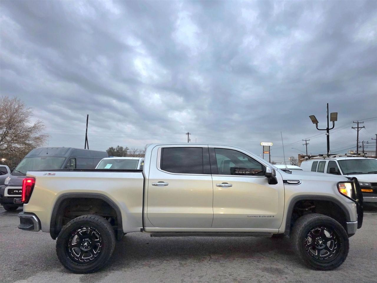 GMC Sierra 1500 4WD Crew Cab 147" SLT 2019