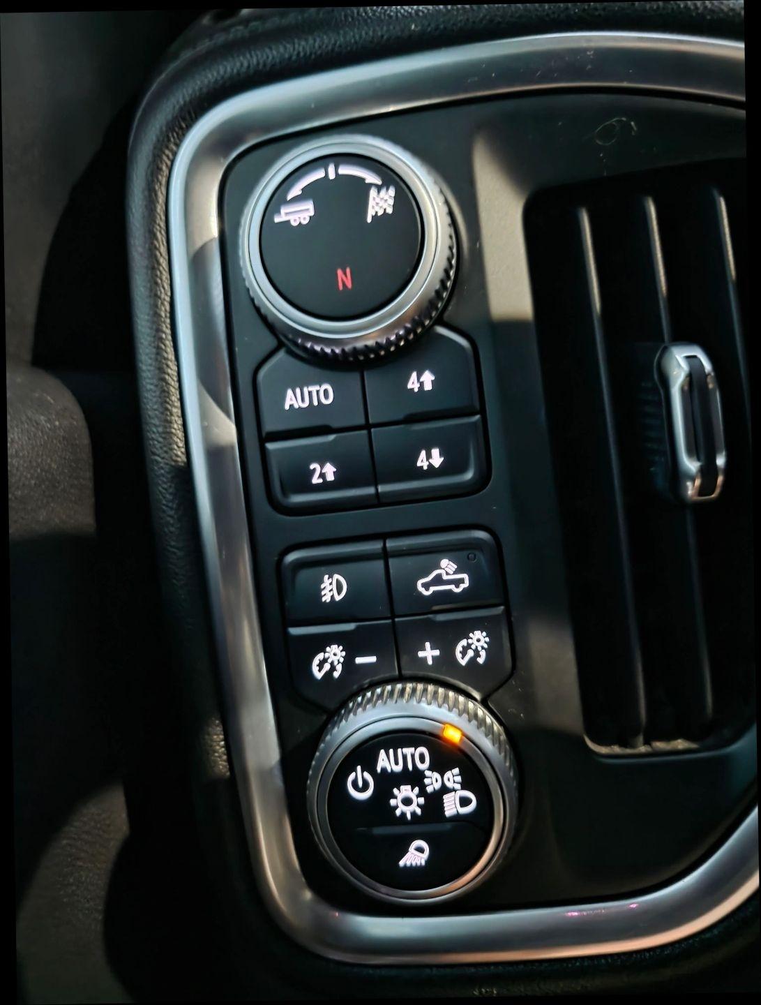 GMC Sierra 1500 4WD Crew Cab 147" SLT 2019