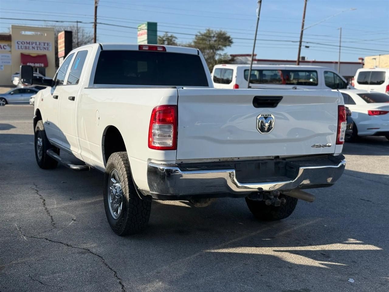 RAM 2500 Tradesman 4x4 Crew Cab 8' Box 2022