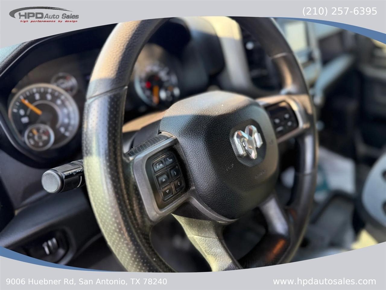 RAM 2500 Tradesman 4x4 Crew Cab 8' Box 2022