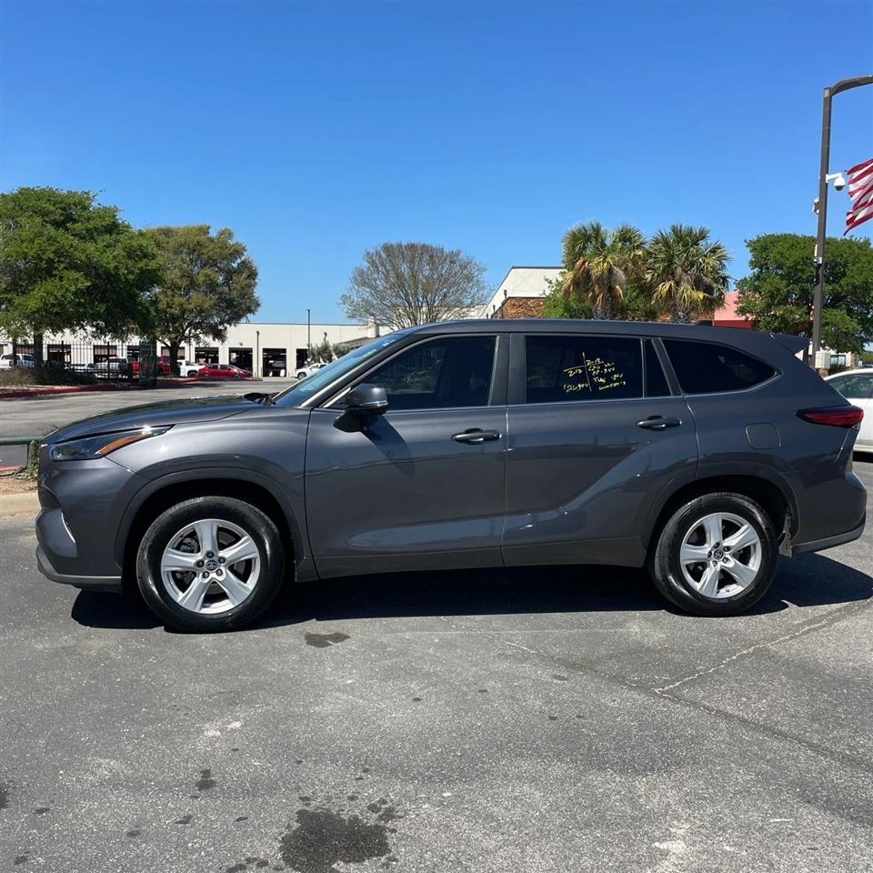 Toyota Highlander Platinum FWD (Natl) 2023