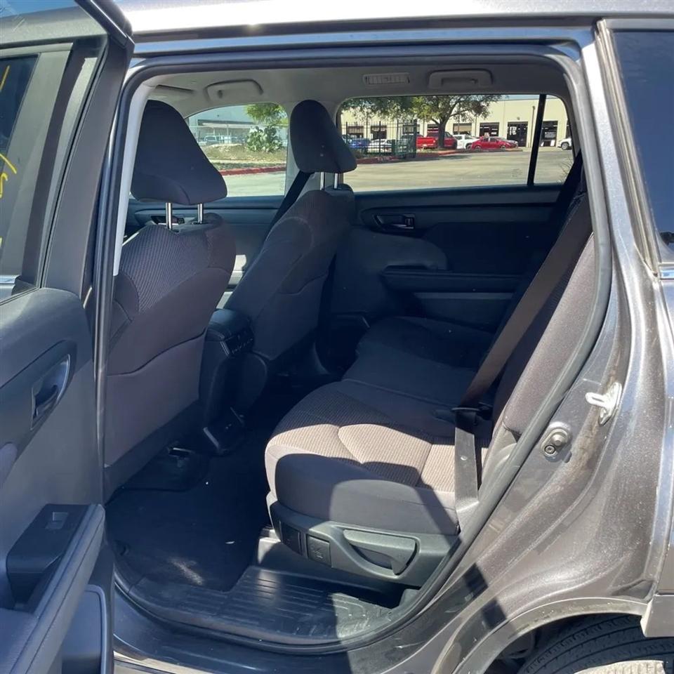 Toyota Highlander Platinum FWD (Natl) 2023