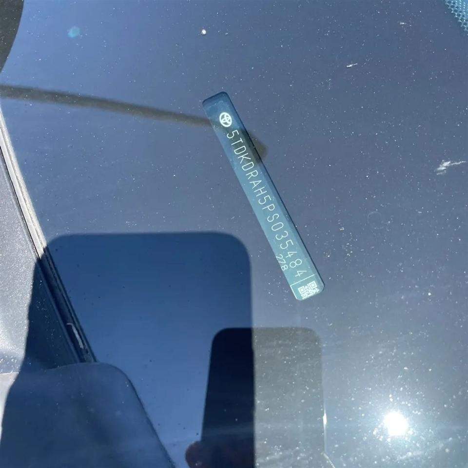 Toyota Highlander Platinum FWD (Natl) 2023