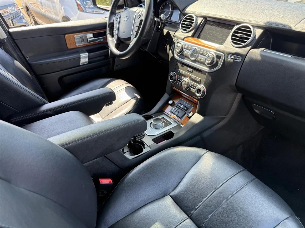 Land Rover LR4 4WD 4dr HSE 2015