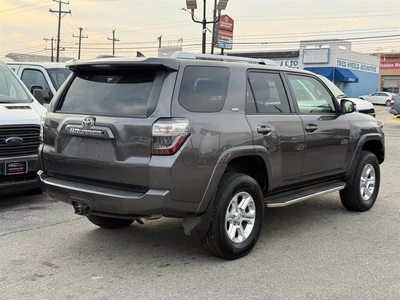 Toyota 4Runner RWD 4dr V6 SR5 Premium (Natl) 2015