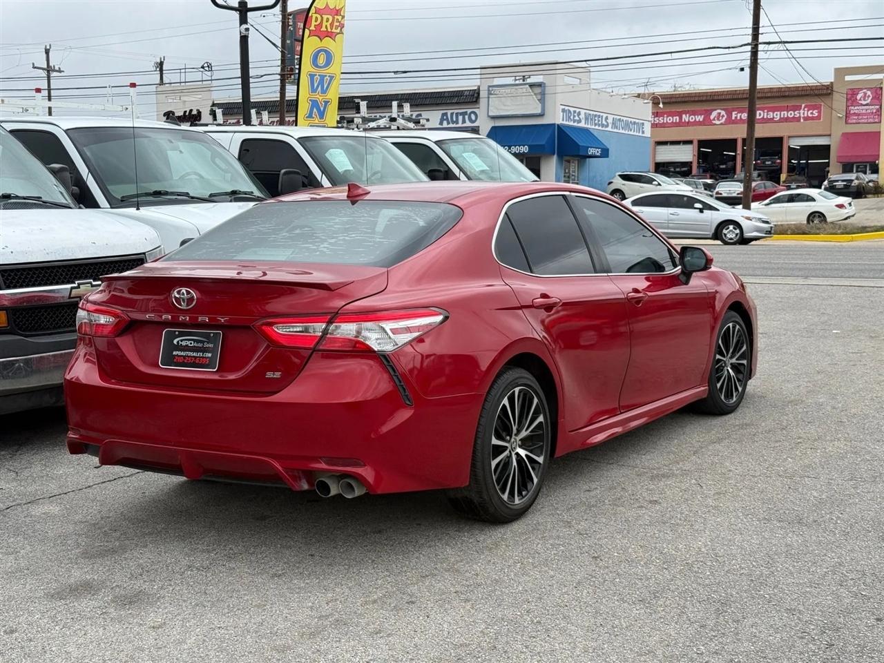 Toyota Camry SE Auto (Natl) 2020