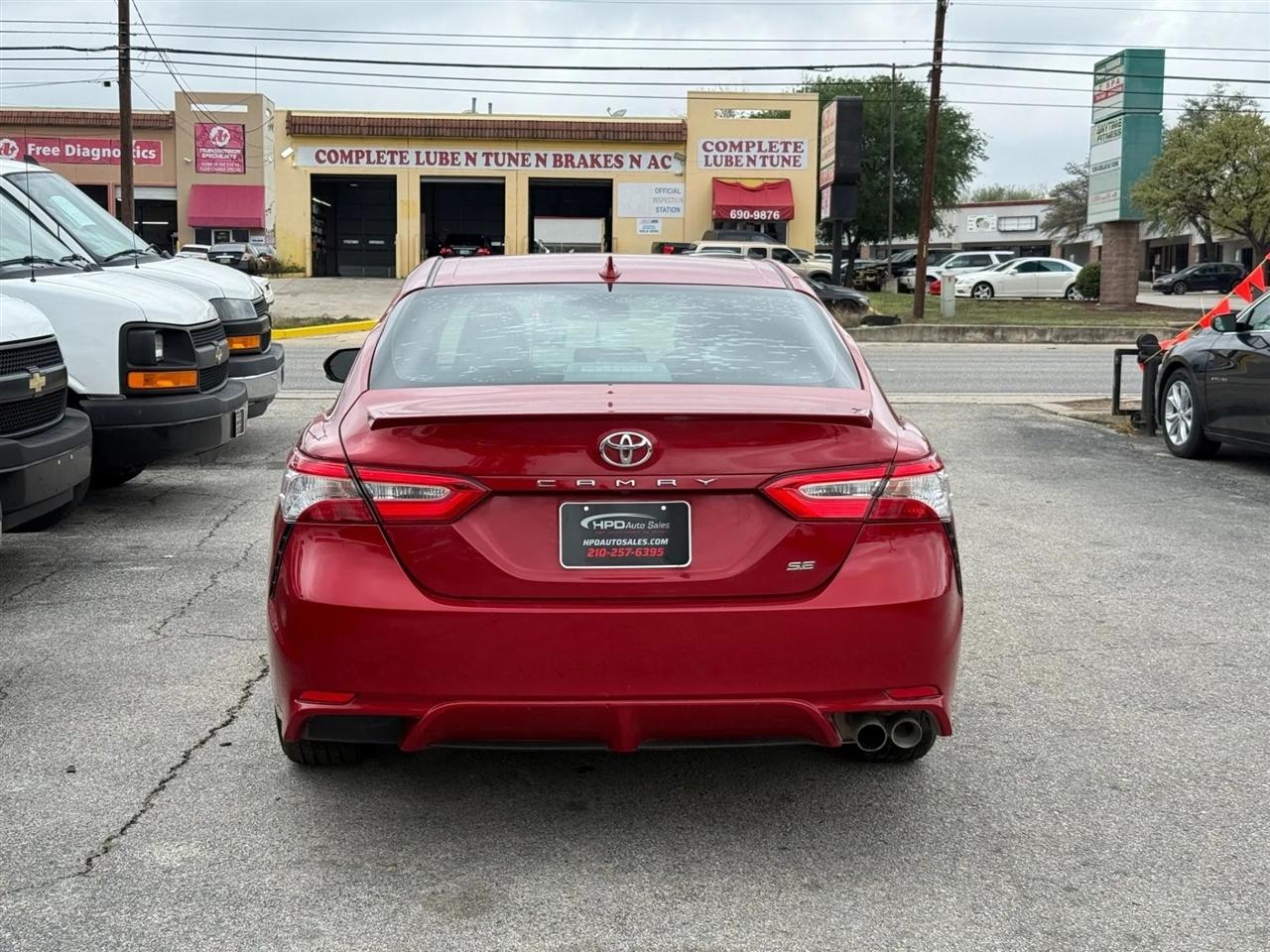 Toyota Camry SE Auto (Natl) 2020
