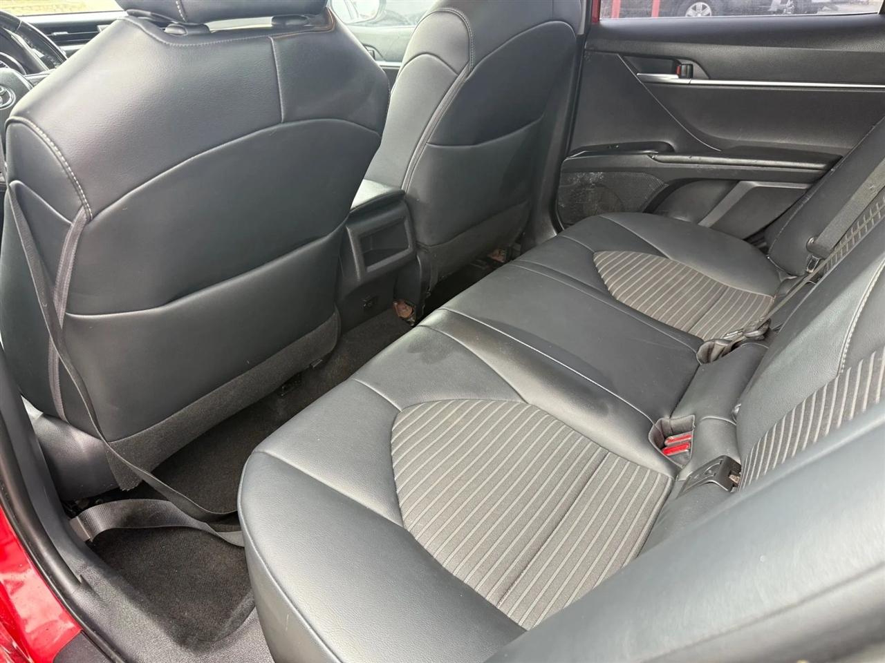 Toyota Camry SE Auto (Natl) 2020