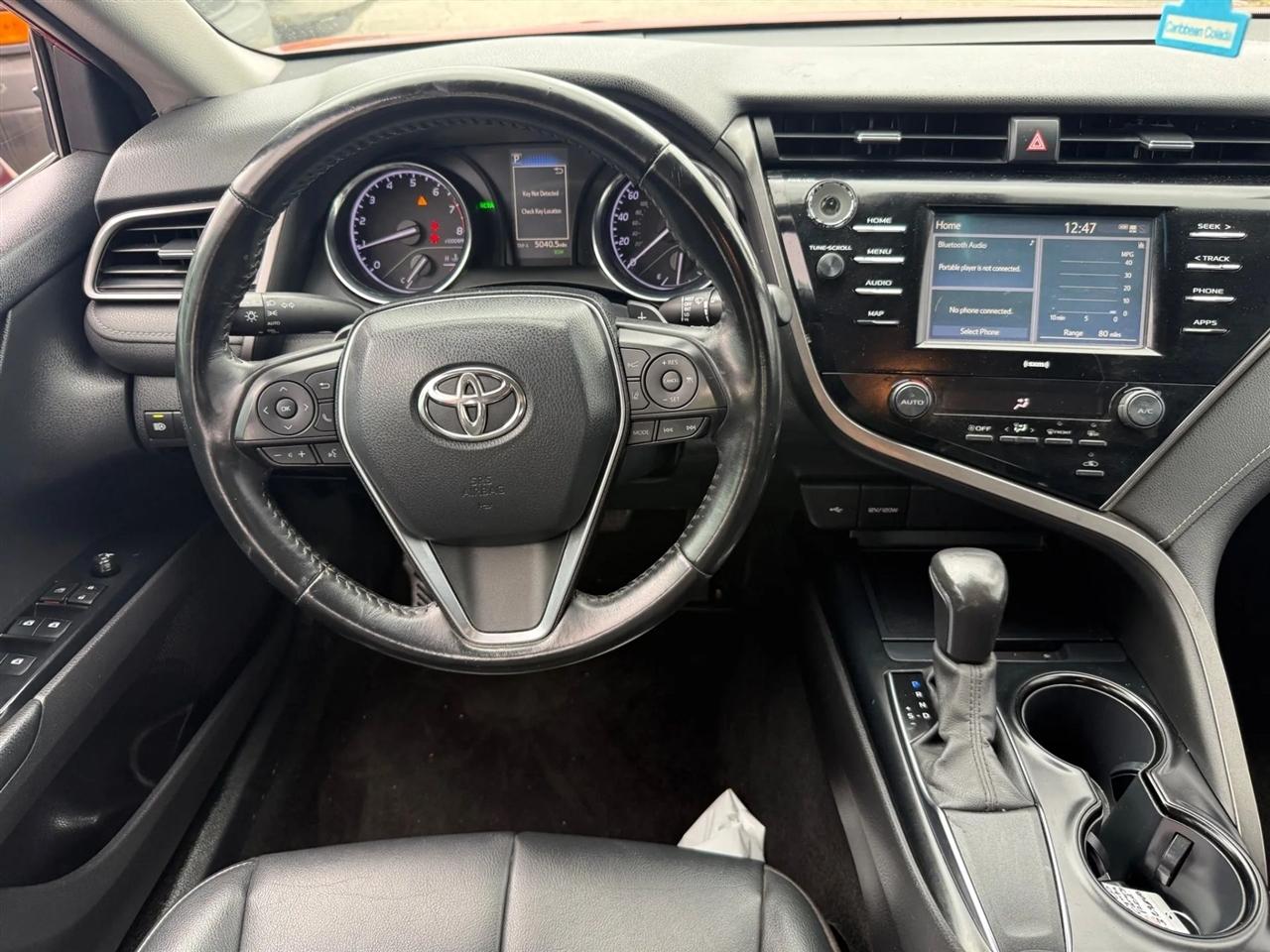 Toyota Camry SE Auto (Natl) 2020