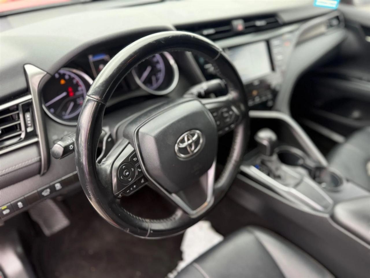 Toyota Camry SE Auto (Natl) 2020