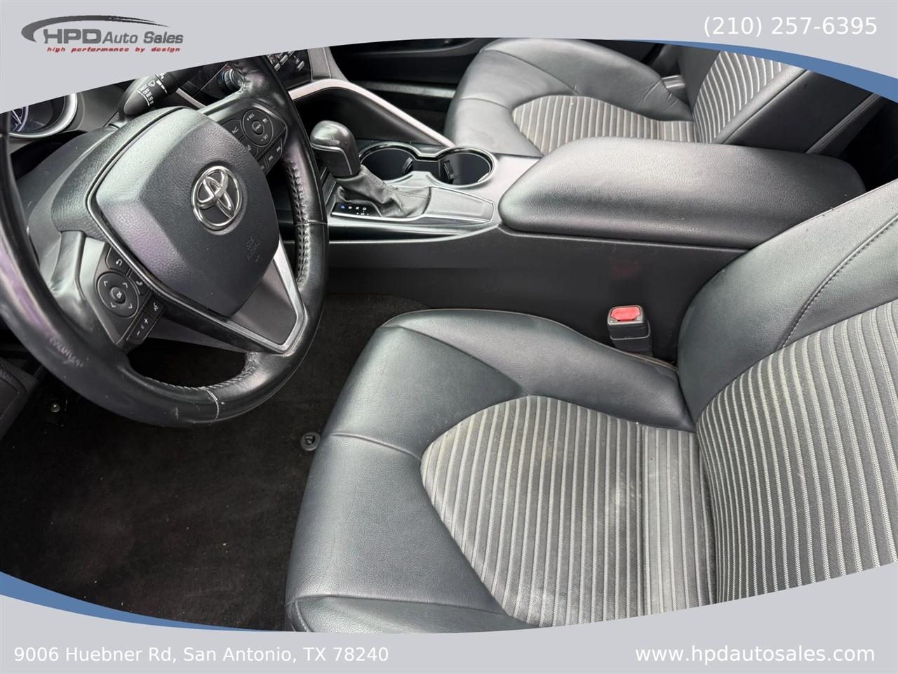 Toyota Camry SE Auto (Natl) 2020