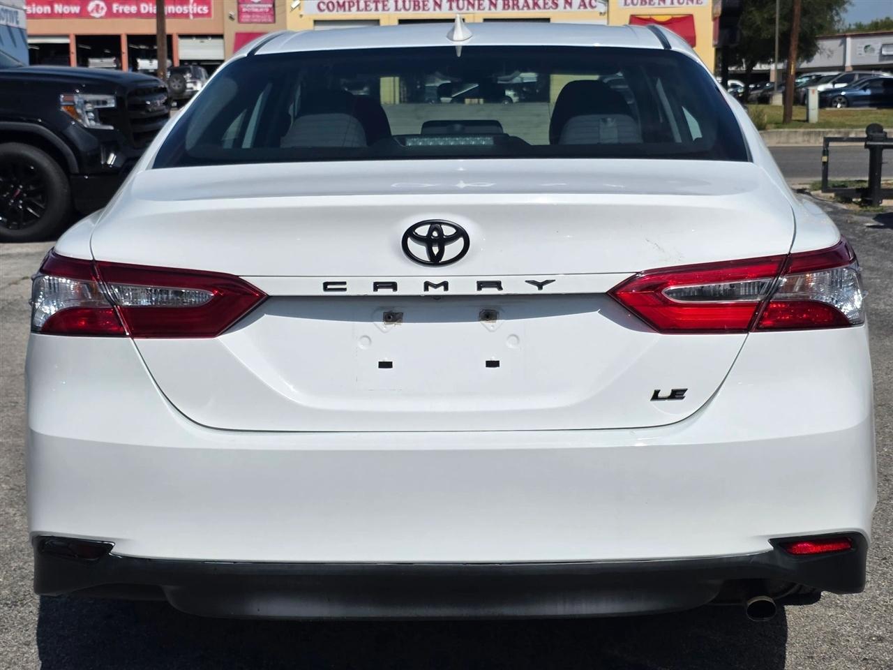 Toyota Camry LE Auto (Natl) 2020