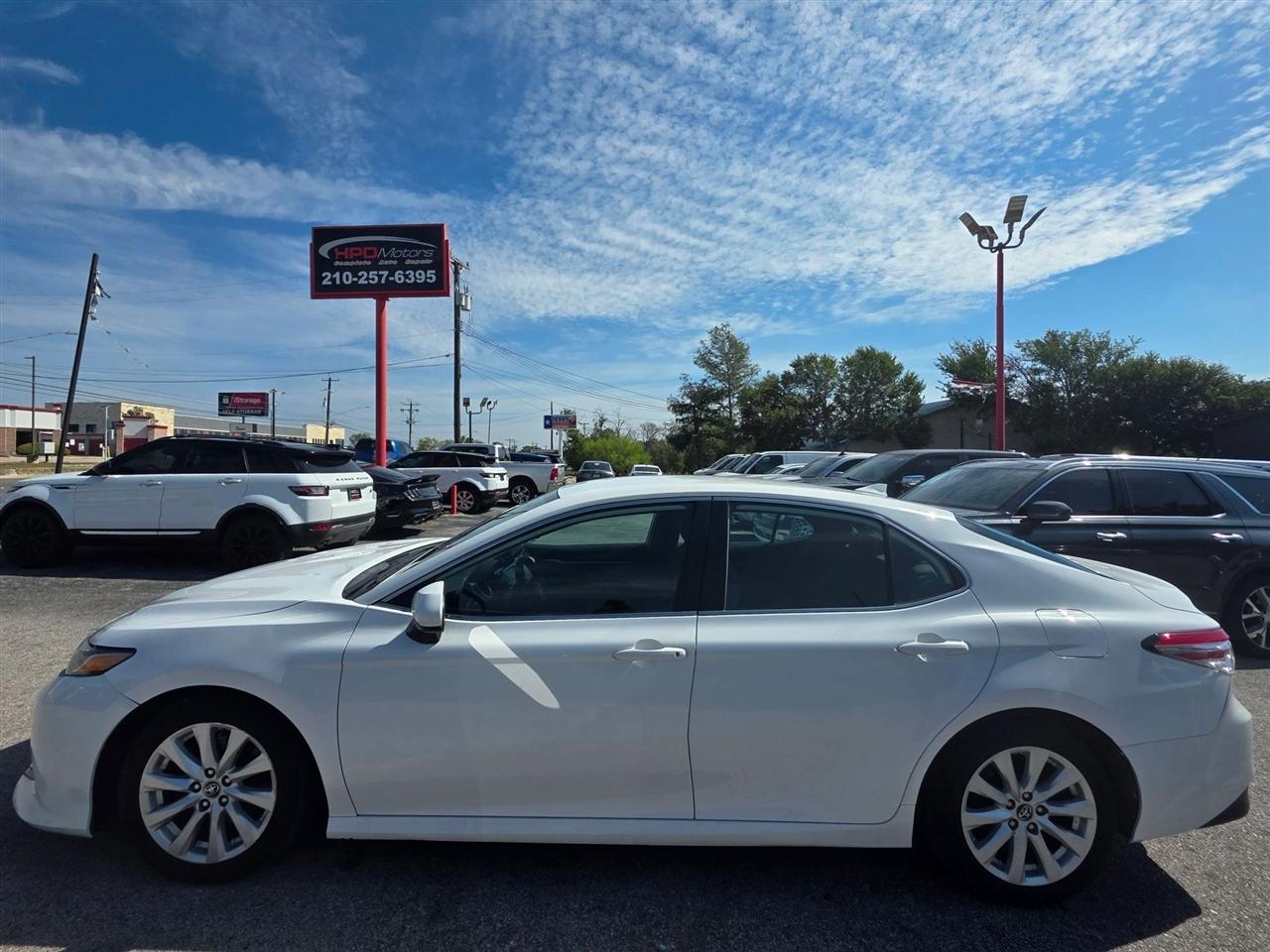 Toyota Camry LE Auto (Natl) 2020