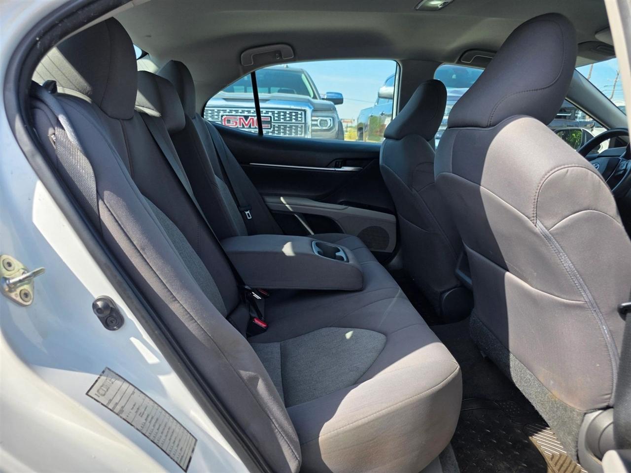 Toyota Camry LE Auto (Natl) 2020