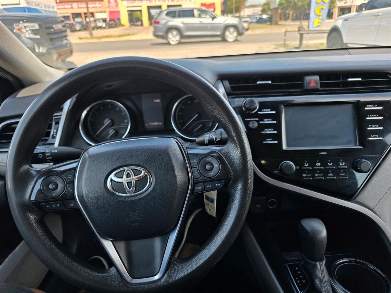 Toyota Camry LE Auto (Natl) 2020