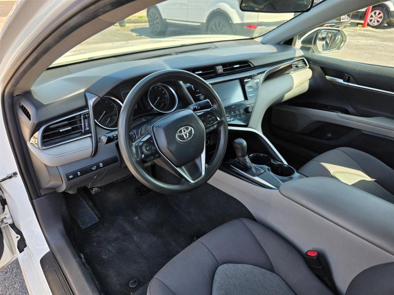 Toyota Camry LE Auto (Natl) 2020