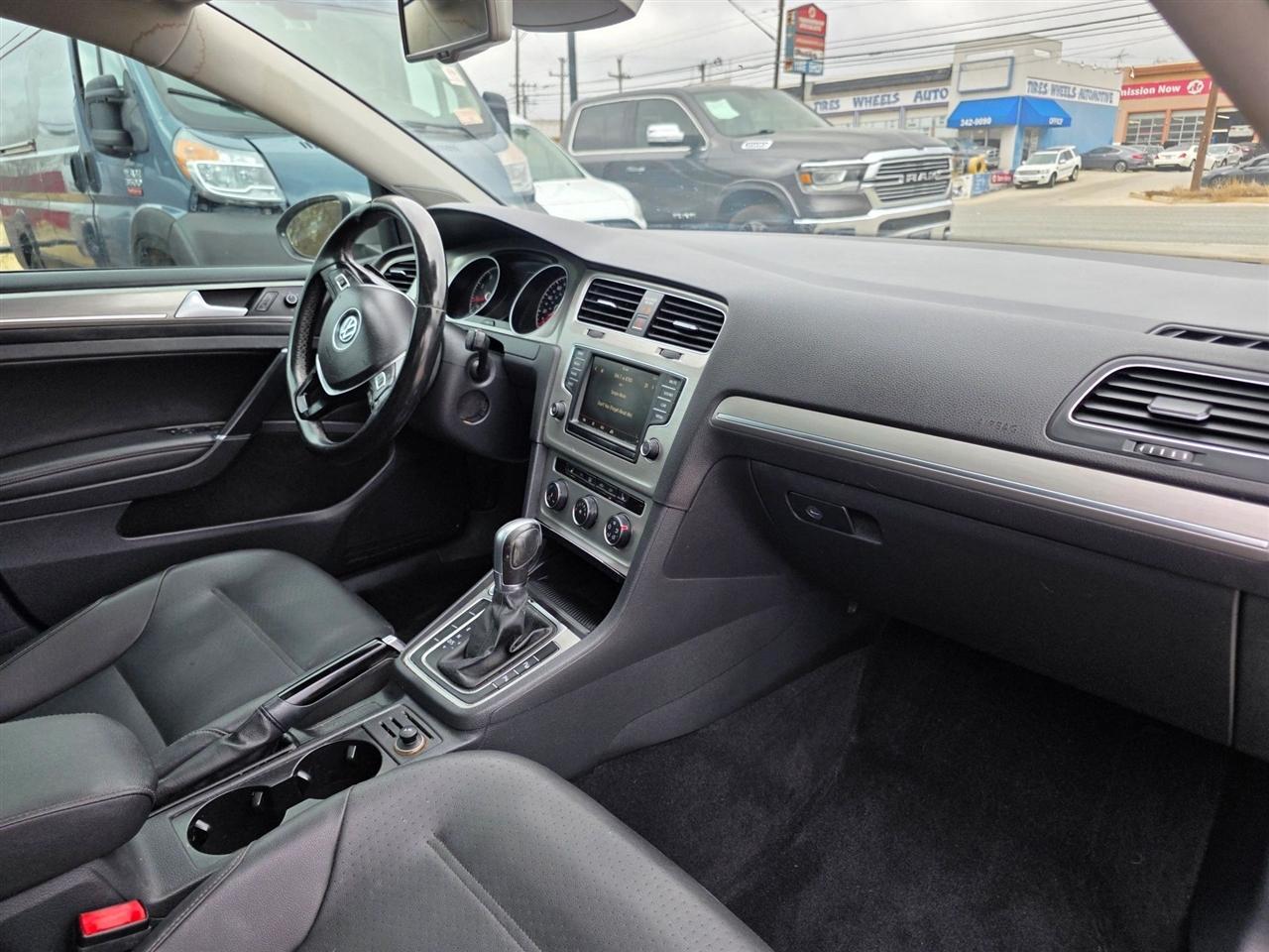 Volkswagen Golf SportWagen 4dr Auto TSI S 2016