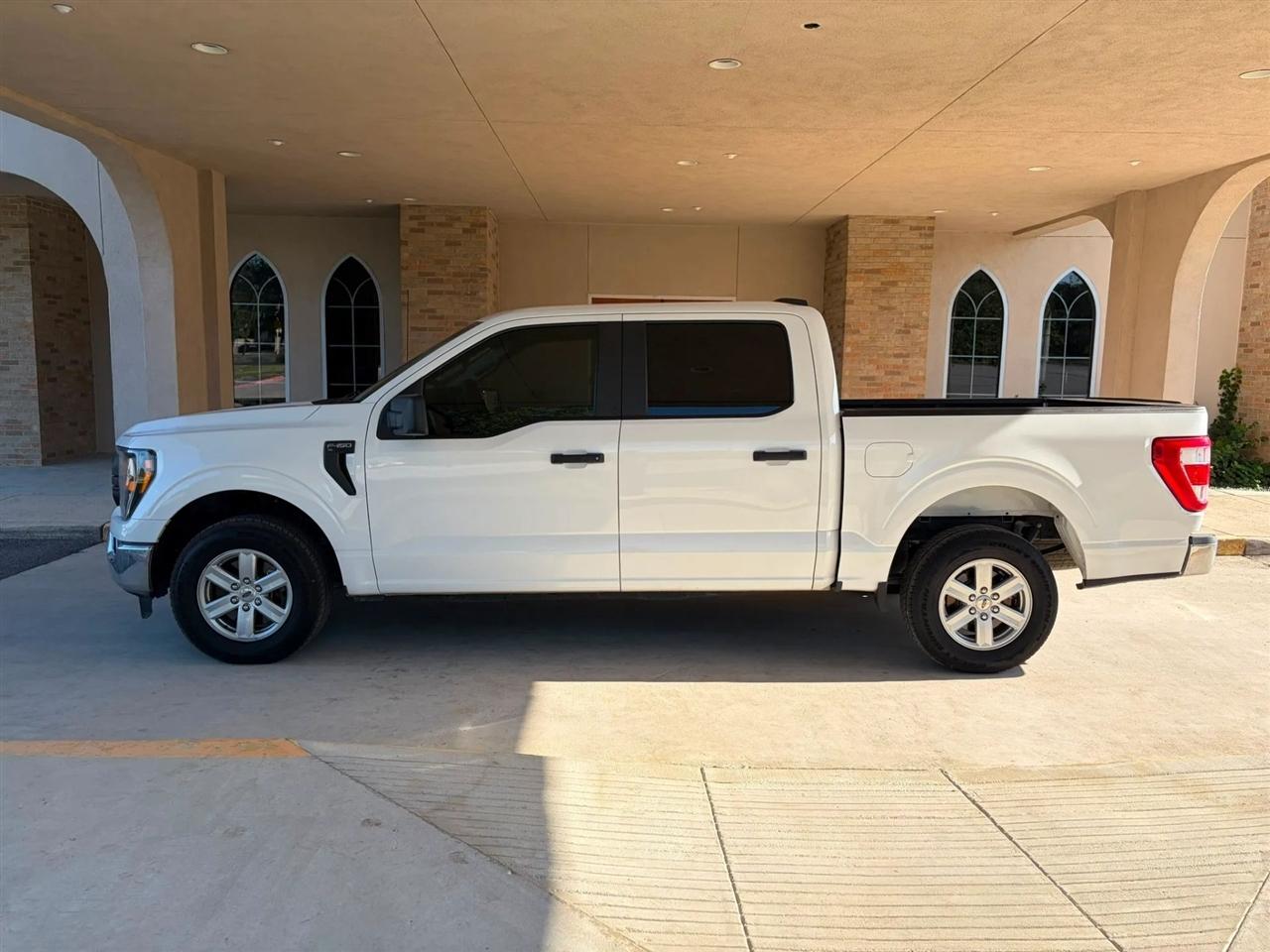 Ford F-150 Lariat 2WD SuperCrew 5.5' Box 2023