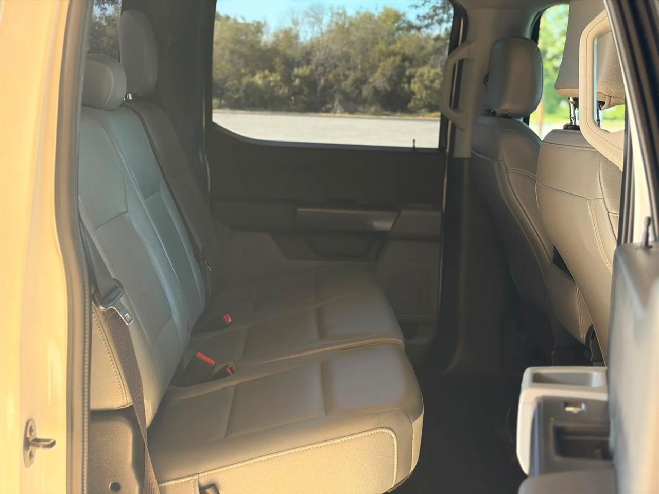 Ford F-150 Lariat 2WD SuperCrew 5.5' Box 2023