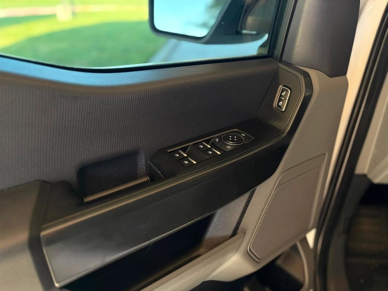 Ford F-150 Lariat 2WD SuperCrew 5.5' Box 2023