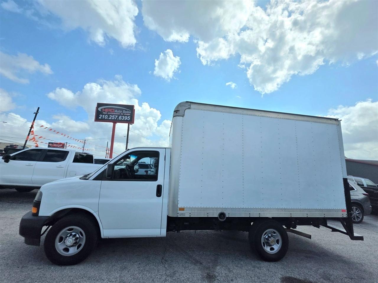 Chevrolet Express Commercial Cutaway 3500 Van 139" 2018