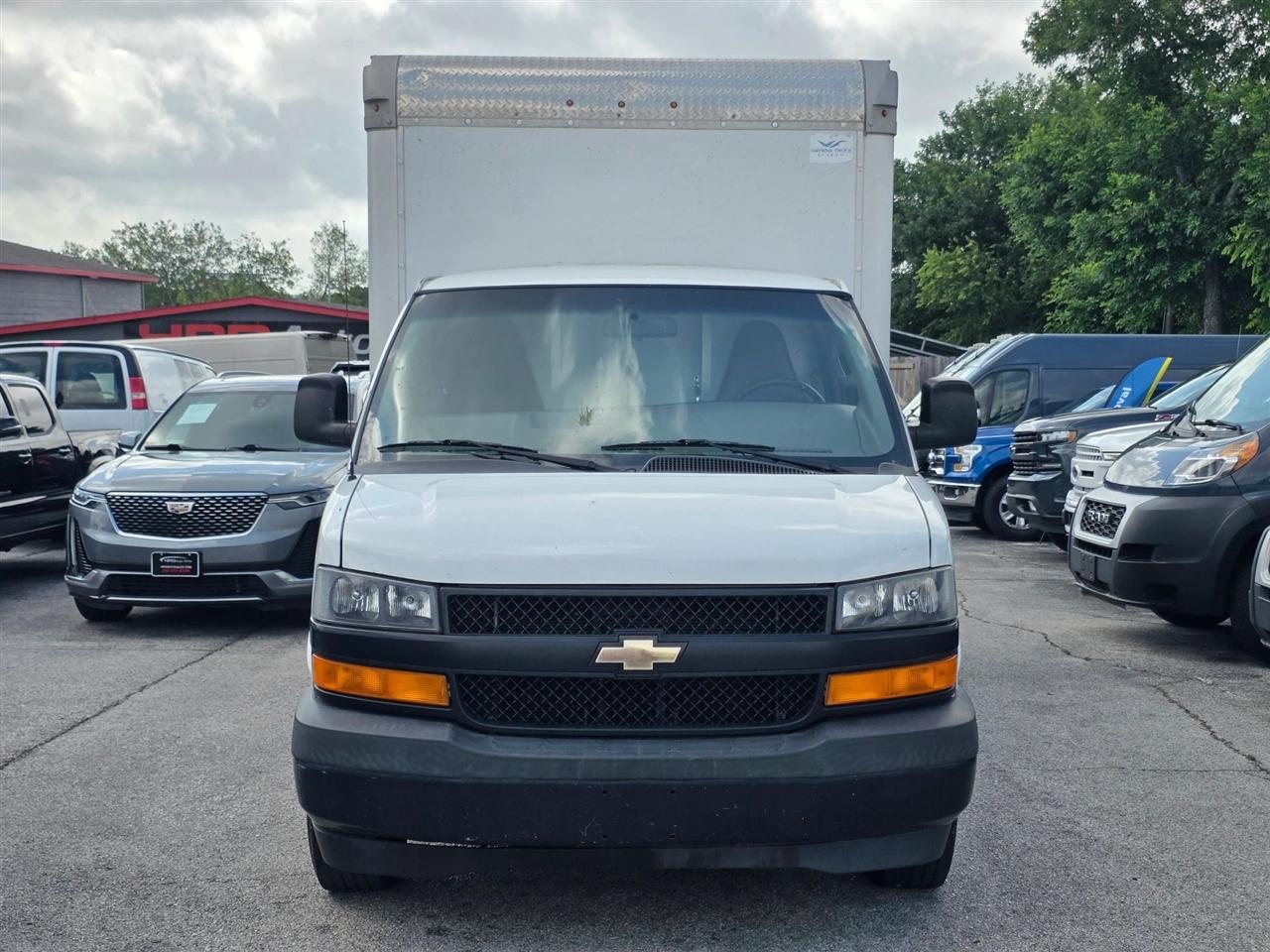 Chevrolet Express Commercial Cutaway 3500 Van 139" 2018