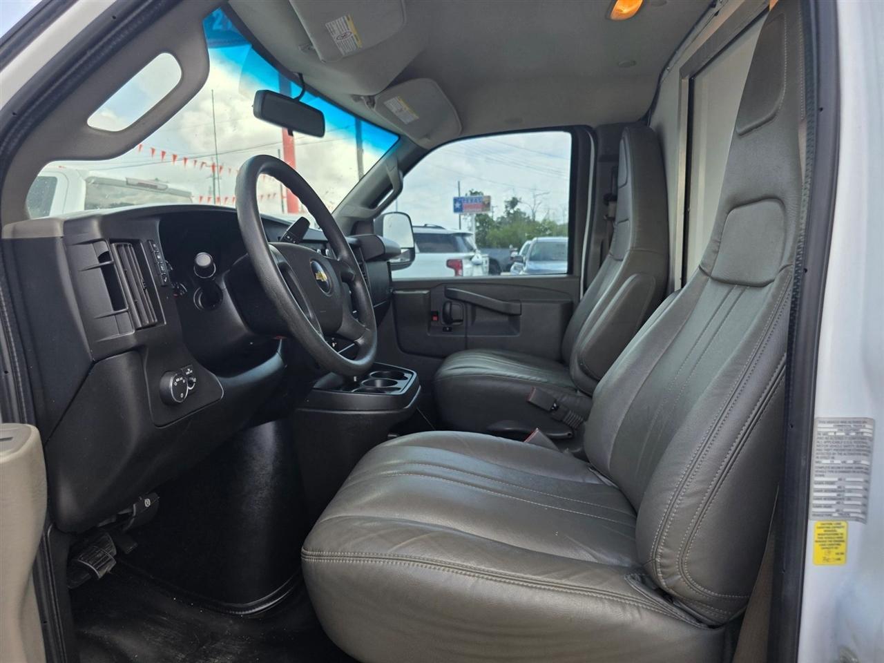 Chevrolet Express Commercial Cutaway 3500 Van 139" 2018