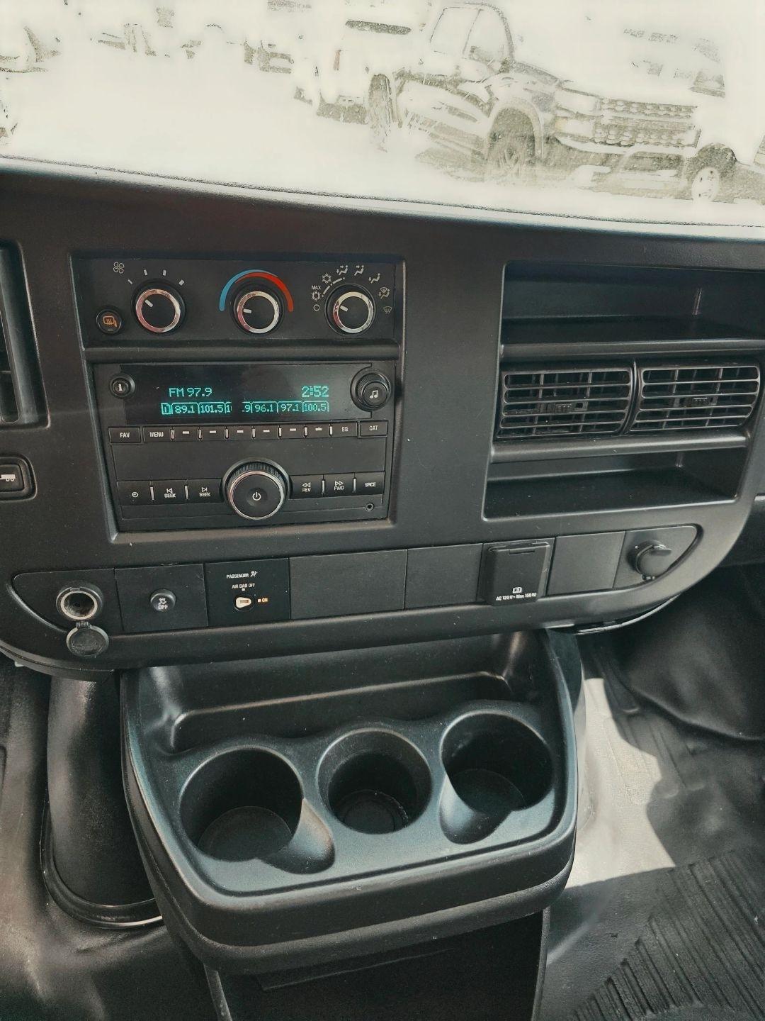 Chevrolet Express Commercial Cutaway 3500 Van 139" 2018