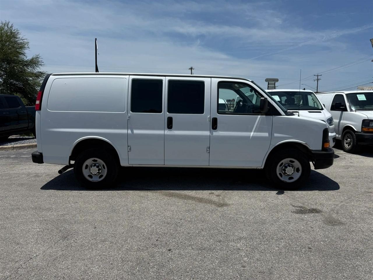 Chevrolet Express Cargo Van RWD 2500 135" 2013