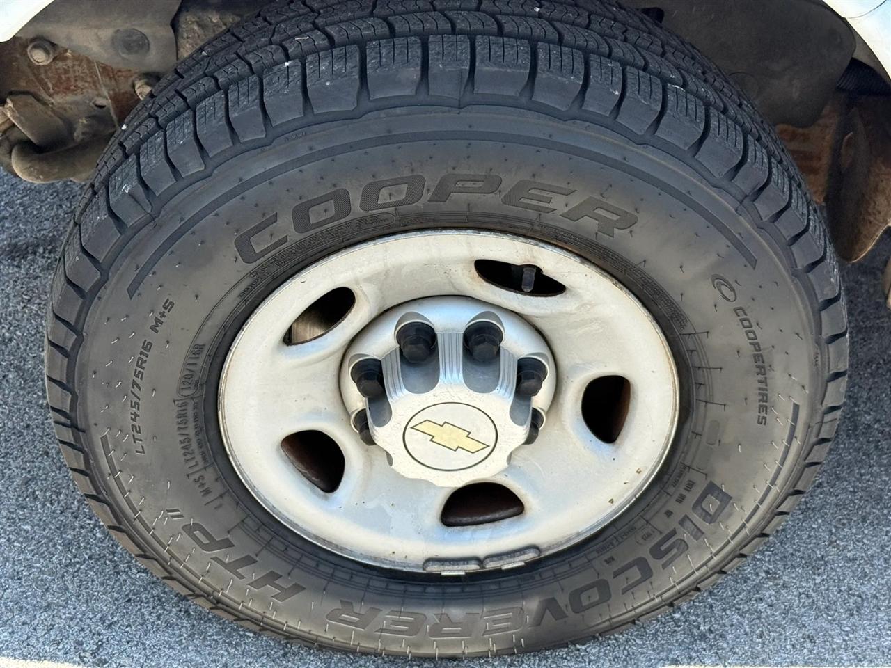 Chevrolet Express Cargo Van RWD 2500 135" 2013