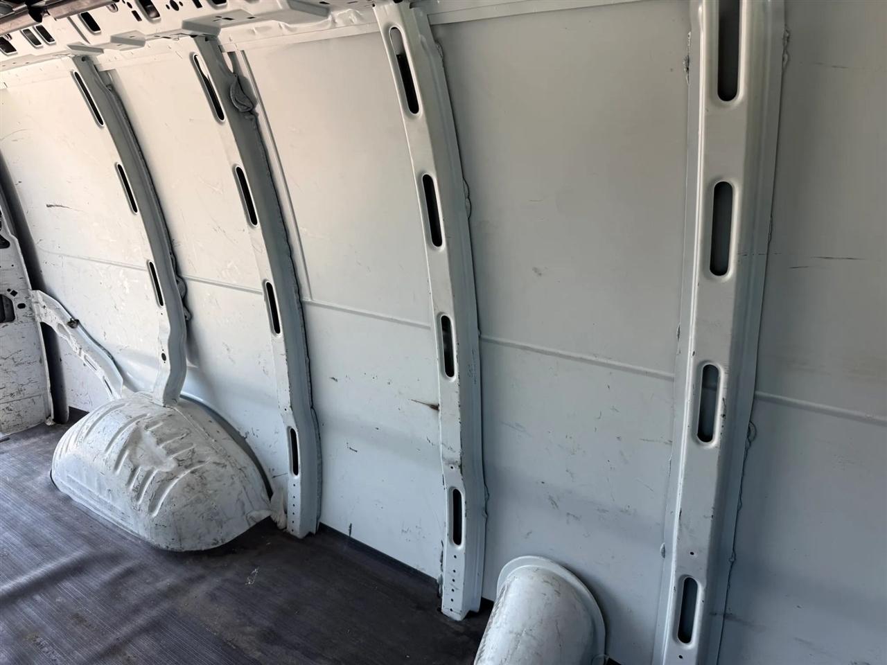 Chevrolet Express Cargo Van RWD 2500 135" 2013