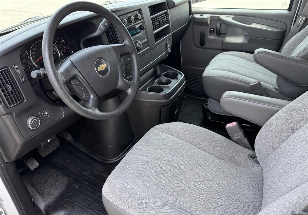 Chevrolet Express Cargo Van RWD 2500 135" 2013