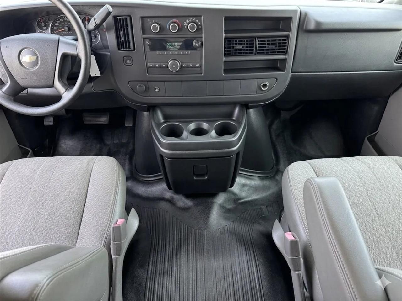 Chevrolet Express Cargo Van RWD 2500 135" 2013
