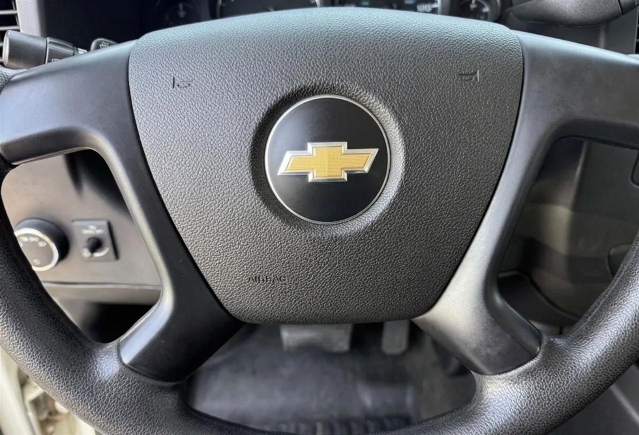 Chevrolet Express Cargo Van RWD 2500 135" 2013
